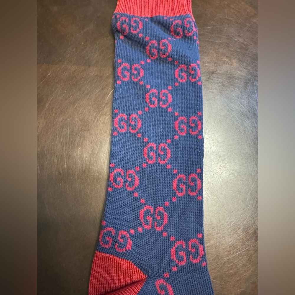 New Authentic Gucci GG Supreme Logo Navy Red Socks Size L - Picture 8 of 14